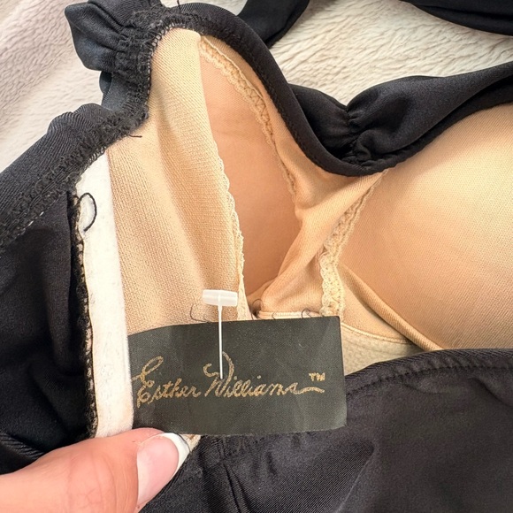 Vintage Bombshell Onepiece swim - Picture 3 of 4